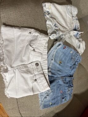 Cat & Jack White and Light Blue Girls' Shorts Set with Floral Embroidery